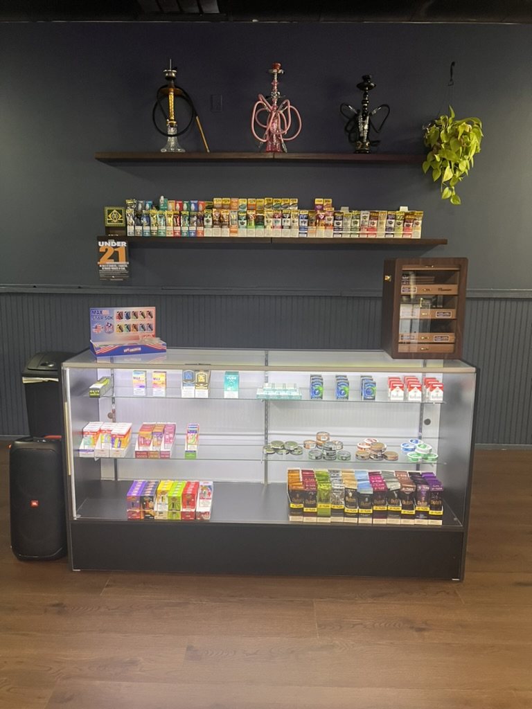 Chilla Smoke vape and smoke accessory display case